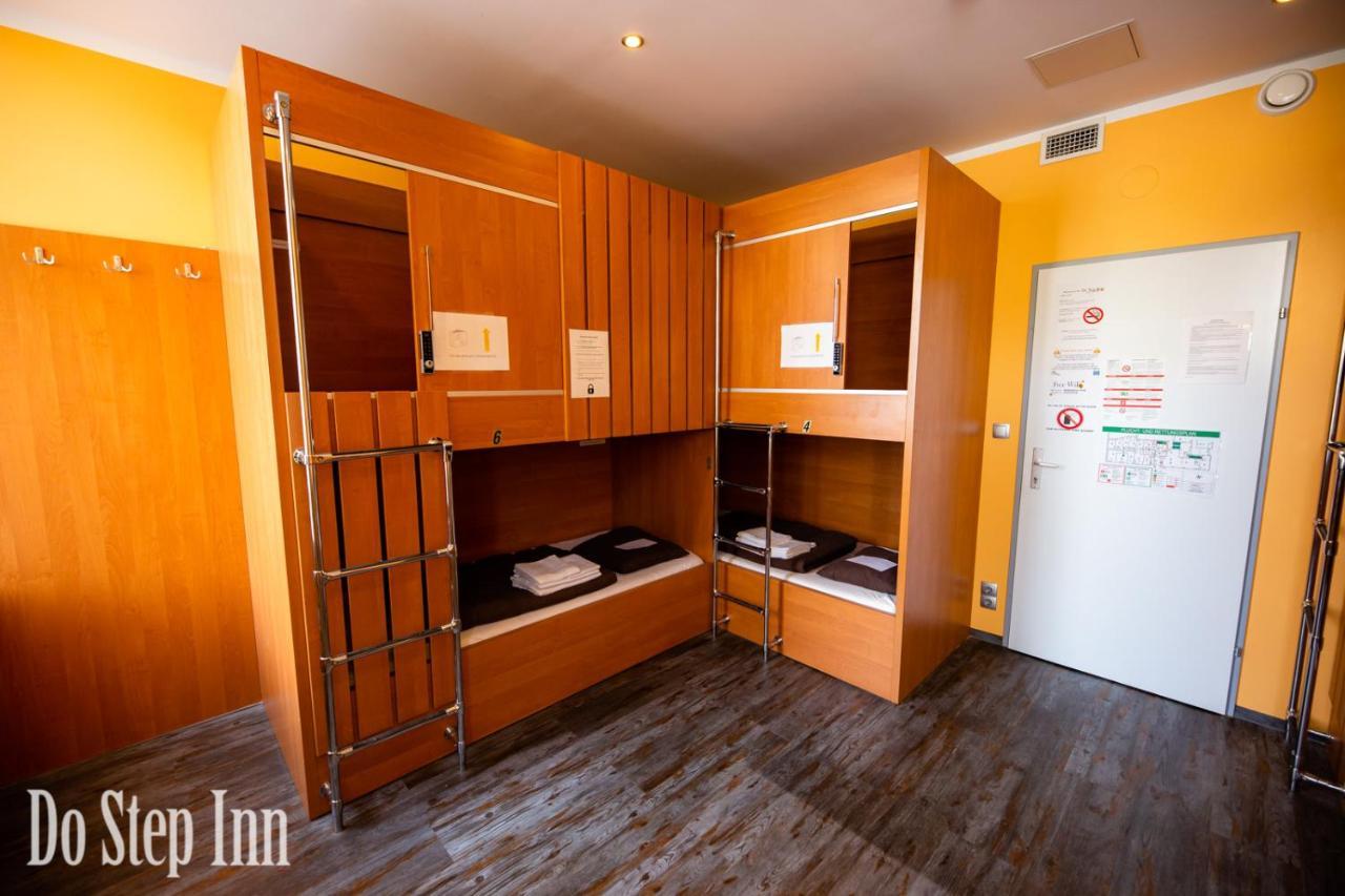 Do Step Inn Central - Self-Service-Hostel Wien Eksteriør billede