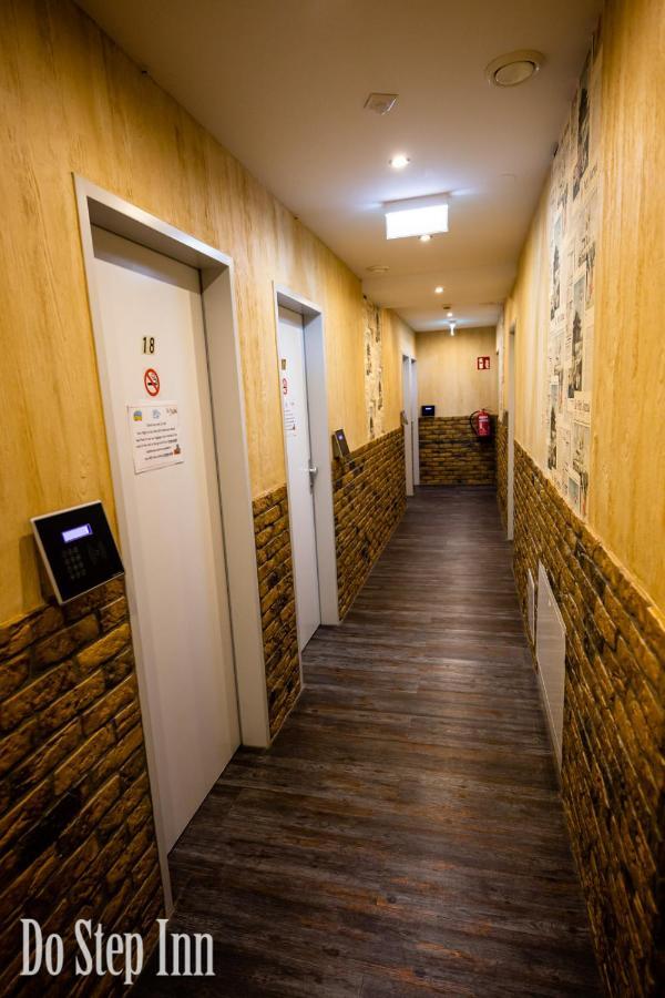 Do Step Inn Central - Self-Service-Hostel Wien Eksteriør billede