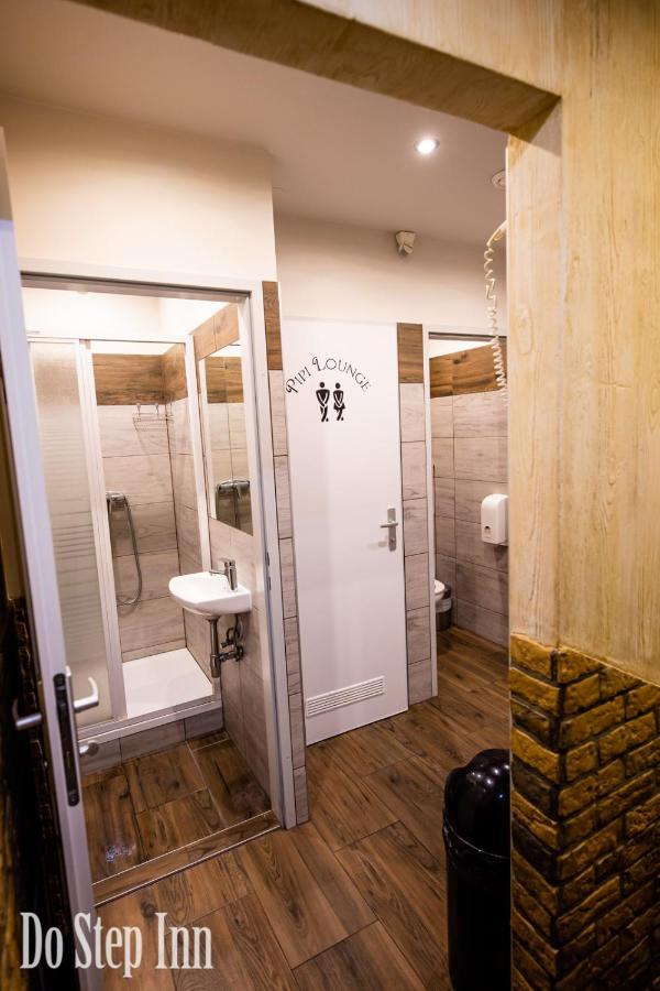 Do Step Inn Central - Self-Service-Hostel Wien Eksteriør billede