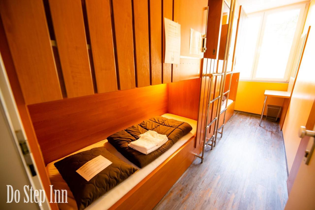 Do Step Inn Central - Self-Service-Hostel Wien Eksteriør billede