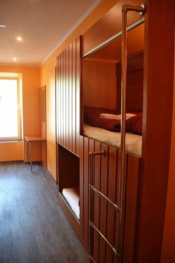 Do Step Inn Central - Self-Service-Hostel Wien Eksteriør billede